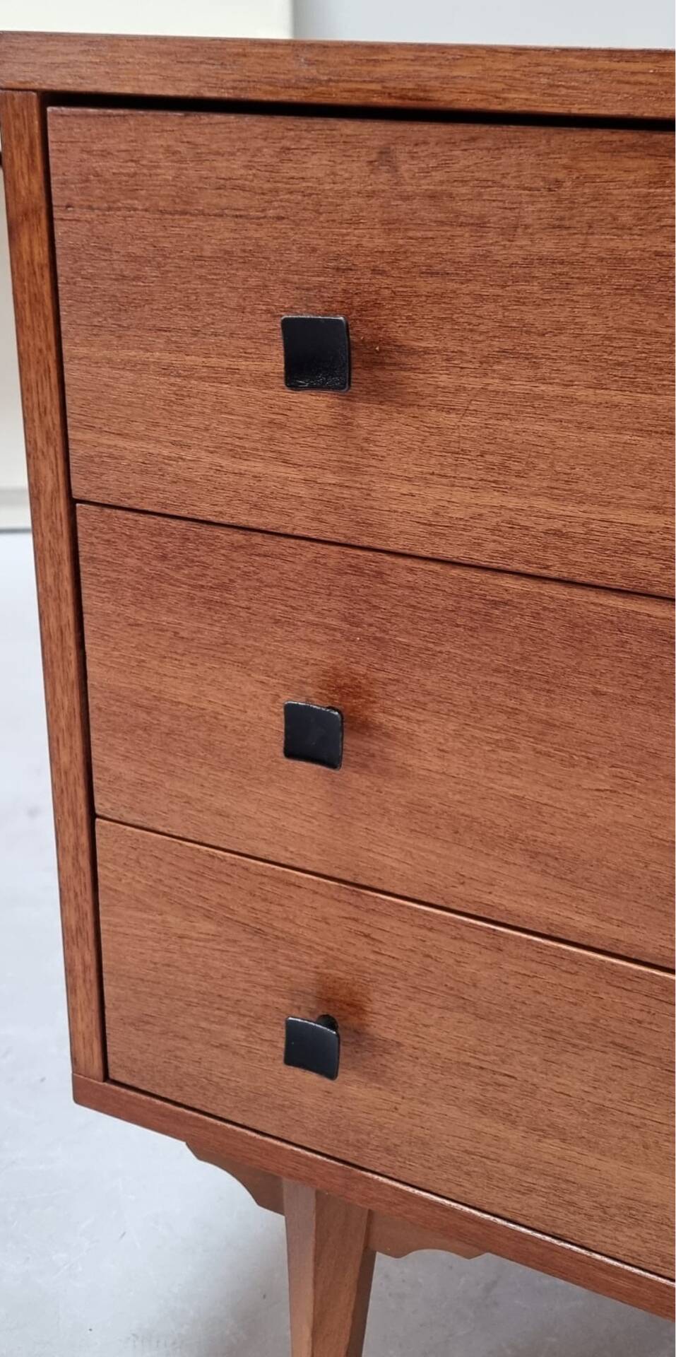 Mid-century drawer cabinet