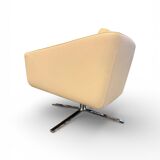 Fauteuil Pavo en cuir crème avec cadre en chrome de FSM, années 2000.