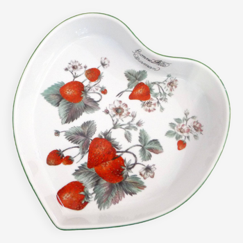 Heart & strawberries dish