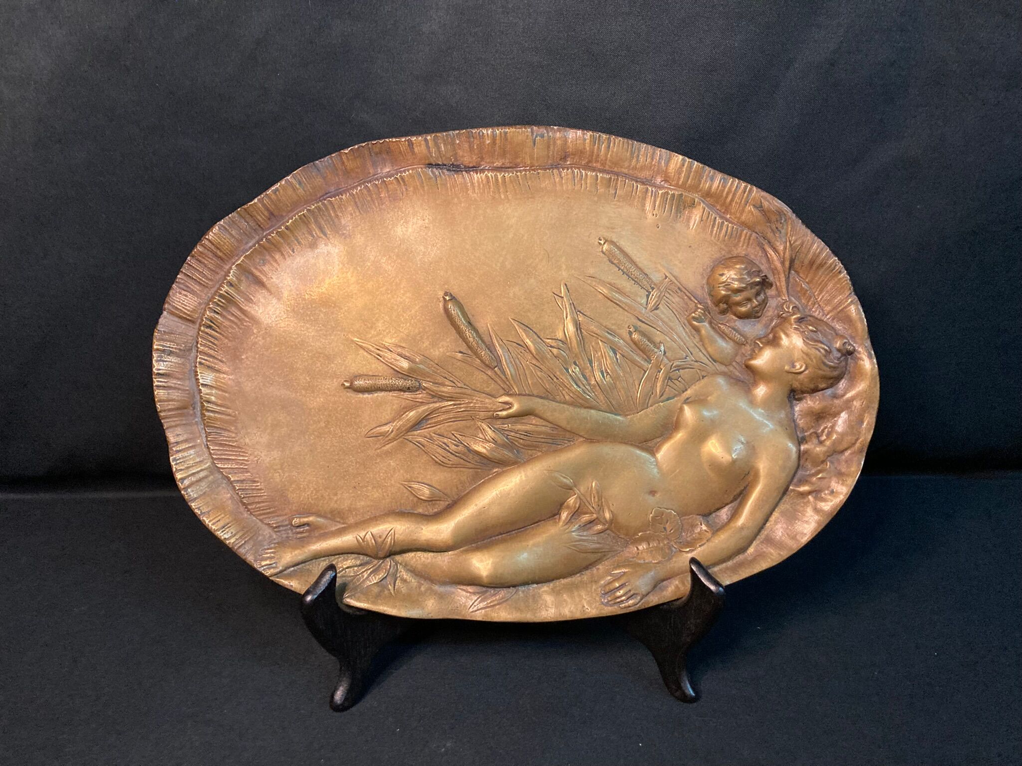 Bronze empty pocket of woman and child with reeds circa 1900