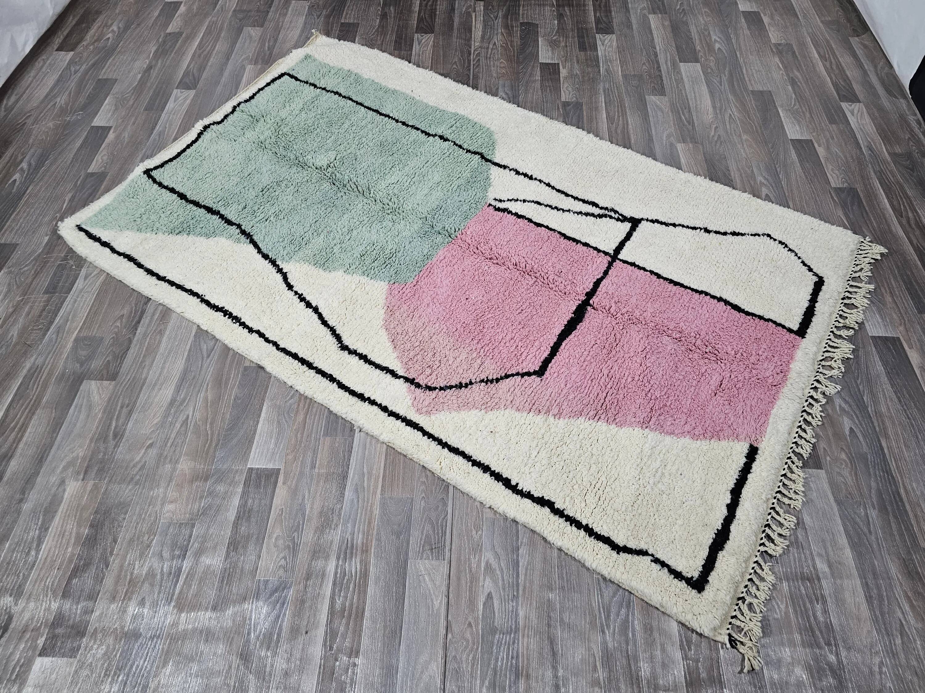 Handmade traditional carpet 250cm x 150cm Moroccan