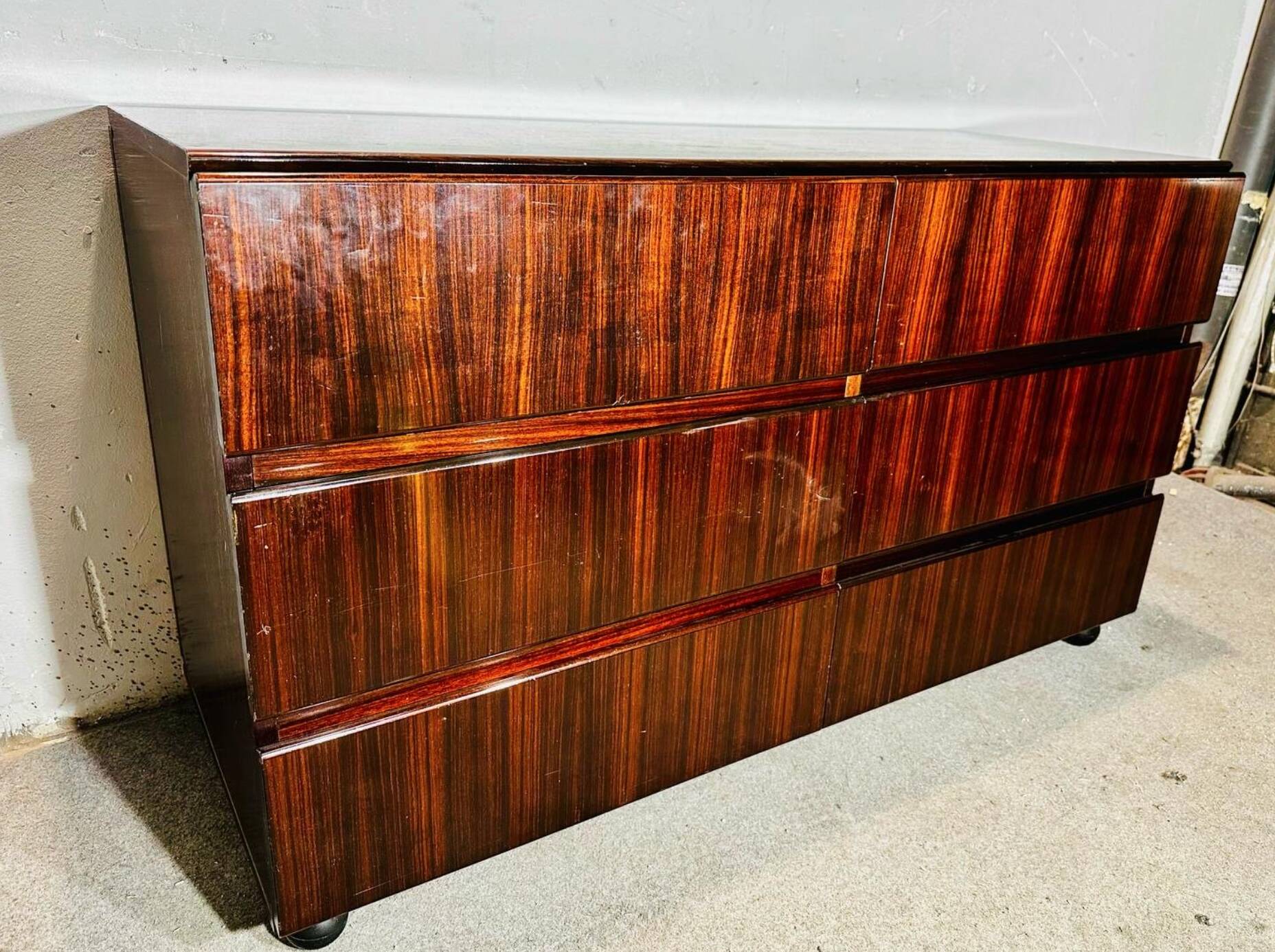 Commode en bois de rose 1970