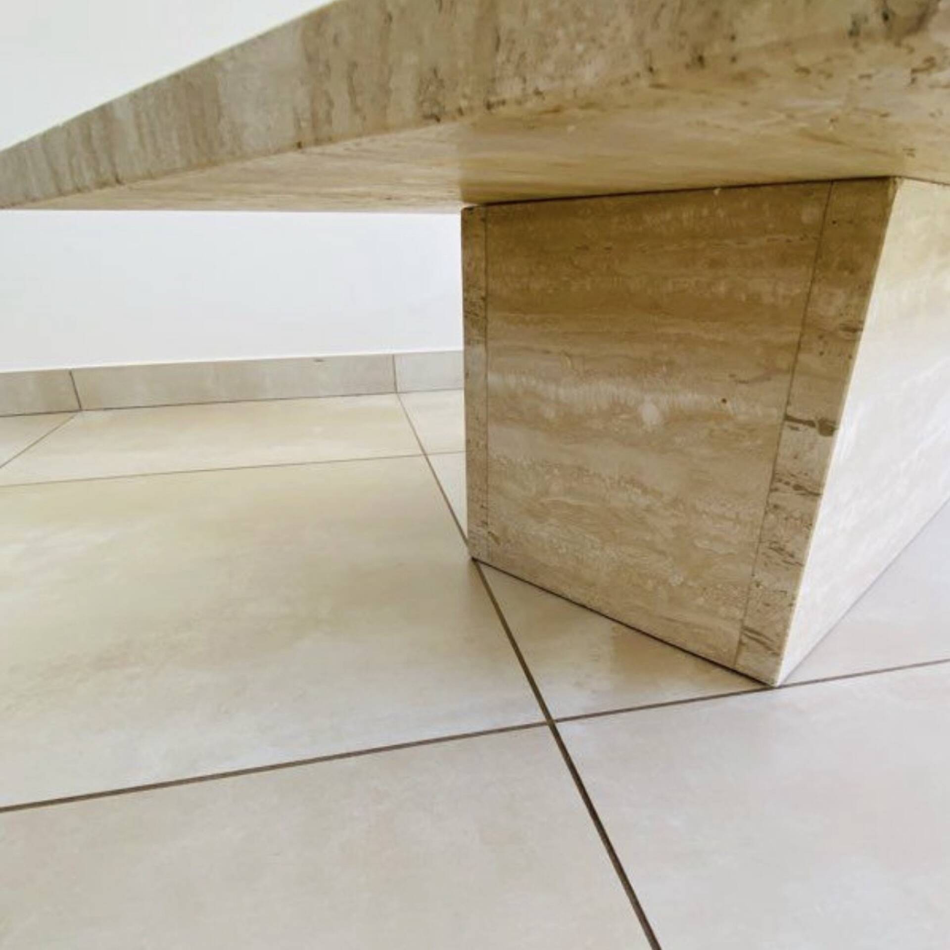 Table basse en travertin