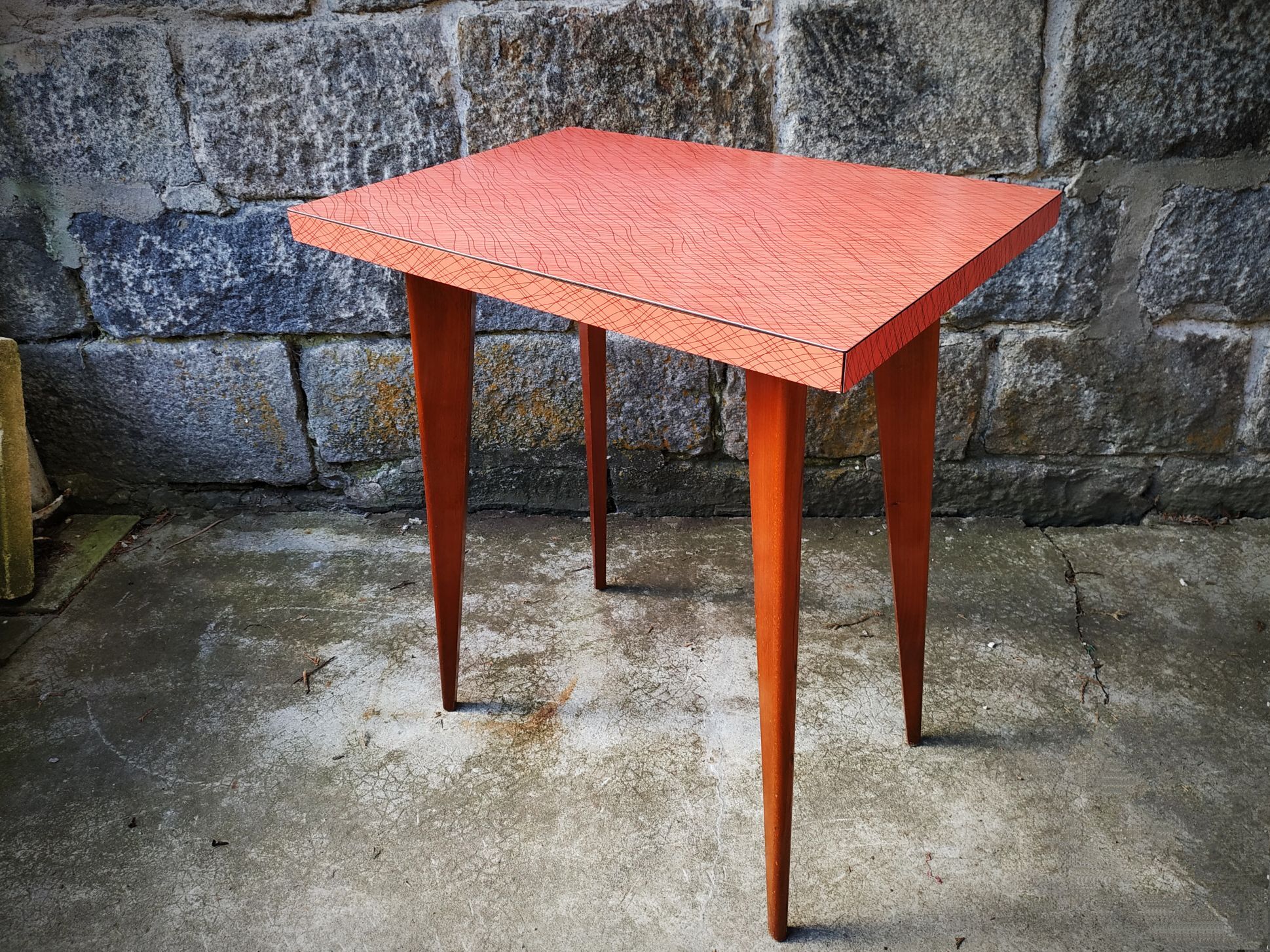 Compass foot side table