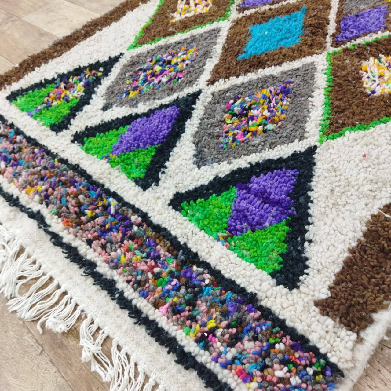 Handcrafted moroccan berber rug 178 x 114 cm