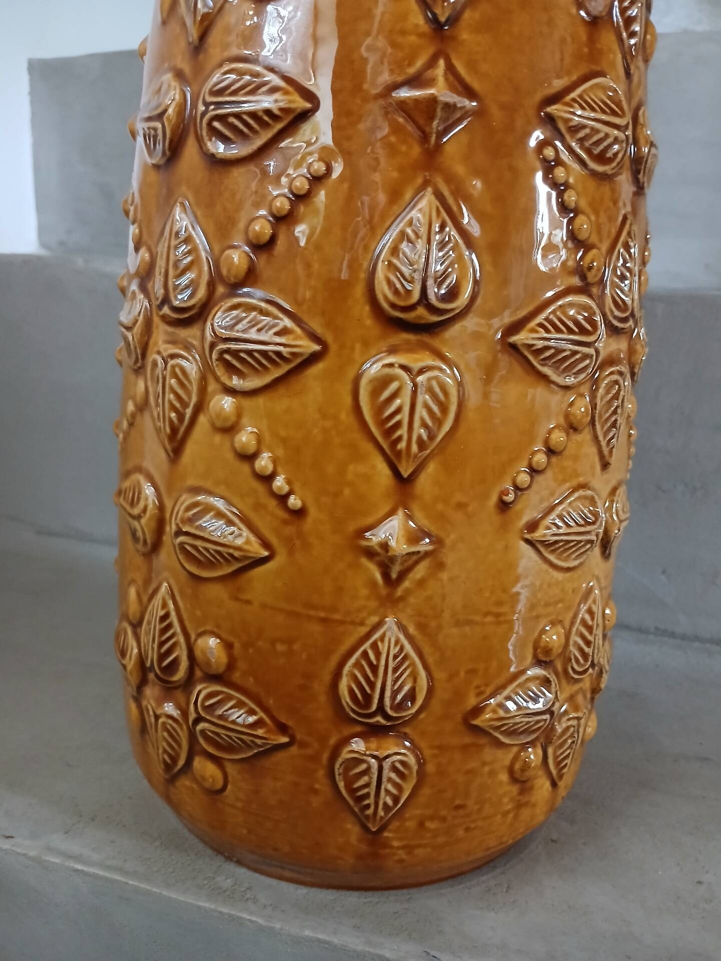 Large vase / vintage pottery