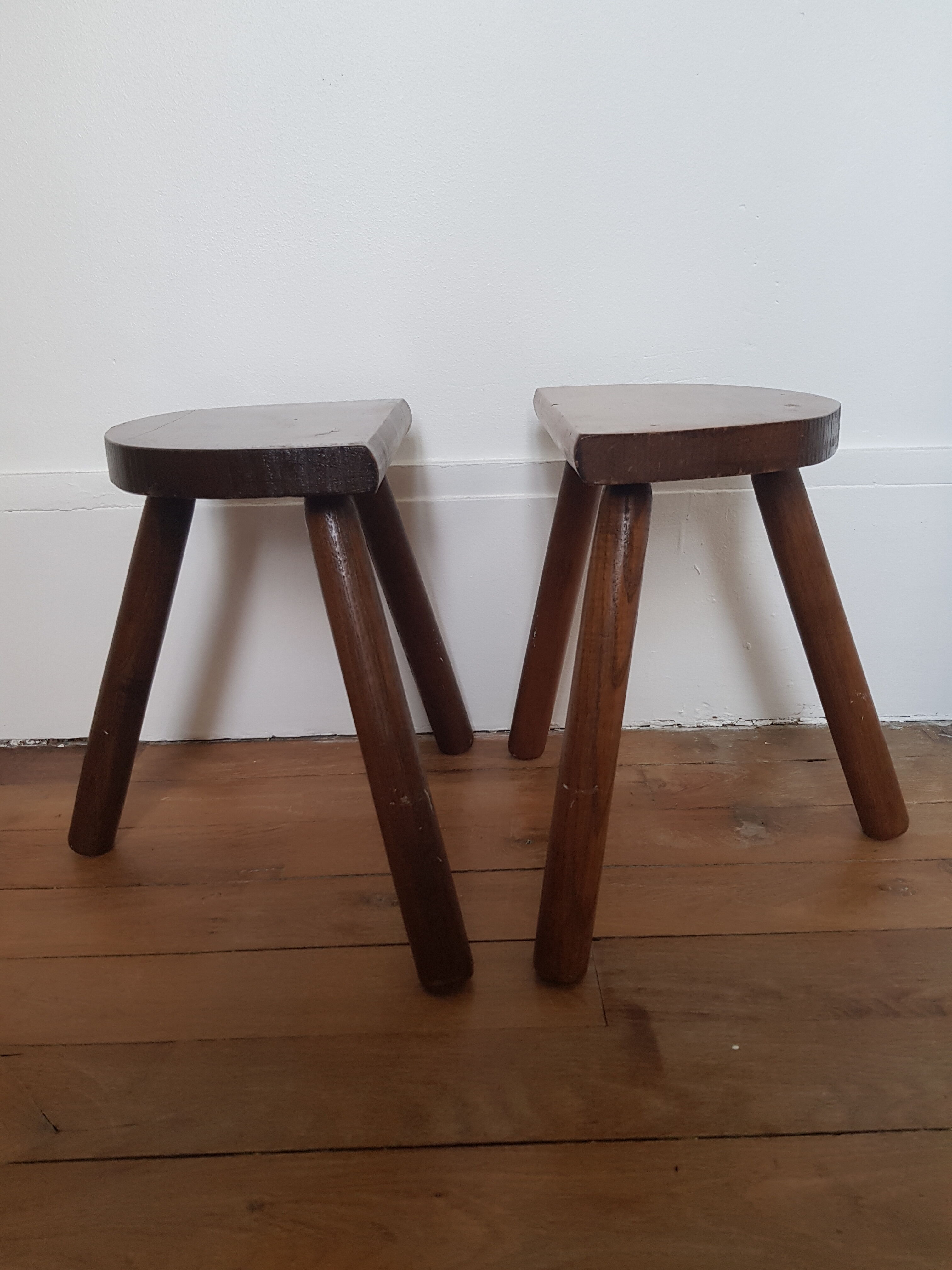 Set of 2 tripod stools