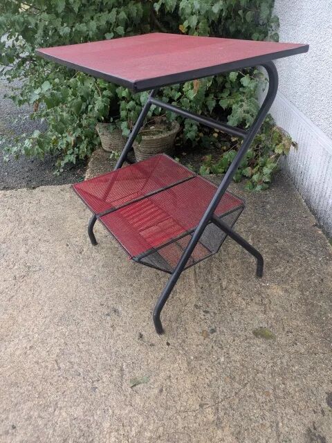Scoubidou side table