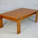 Table basse en pin. France, circa 1970