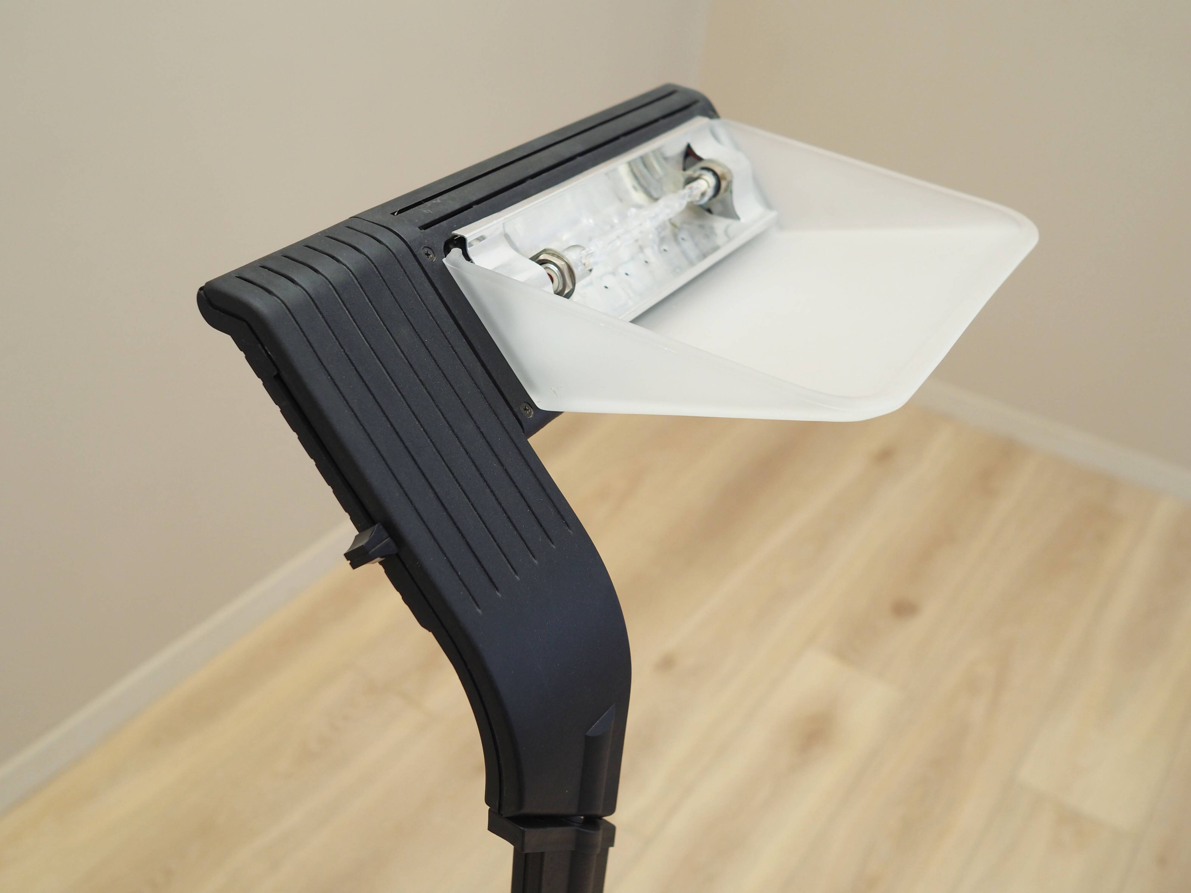 Floor lamp, Italian design, 1990s, production: Italy