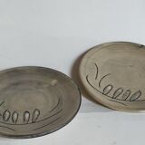 Duo of ceramic plates decorated with vintage foliage