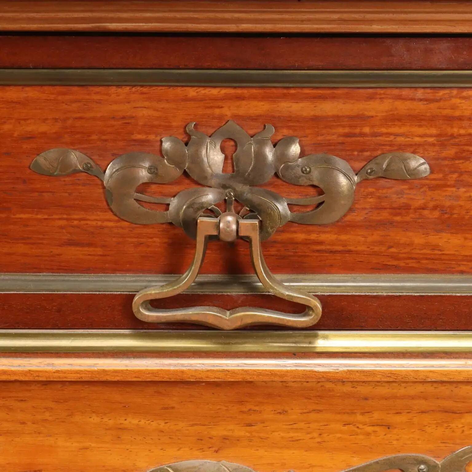 Antique Art Nouveau display cabinet in mahogany, Italy, 19th century.