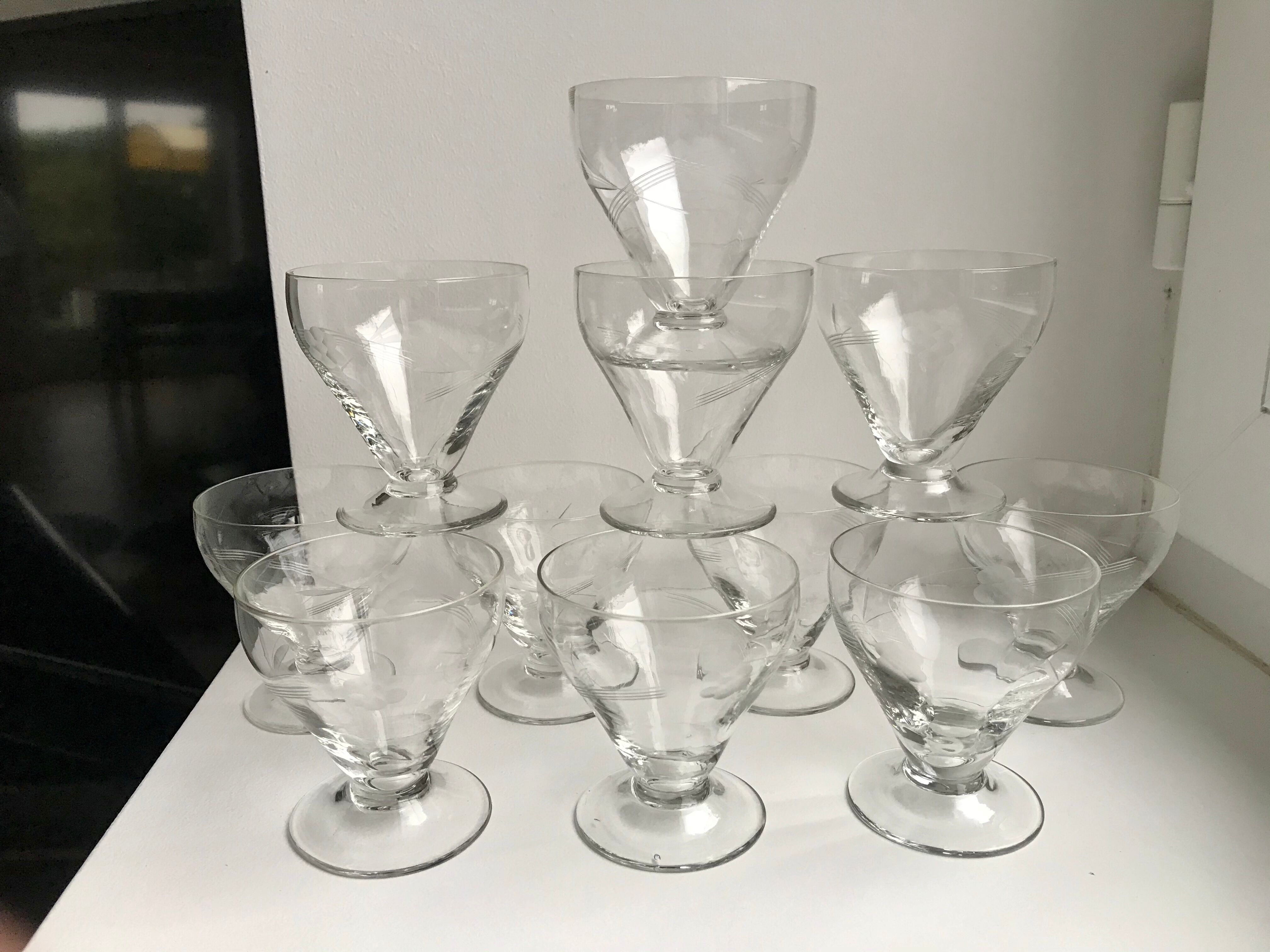 Set of 11 glasses with engraved glass stems 40-50s