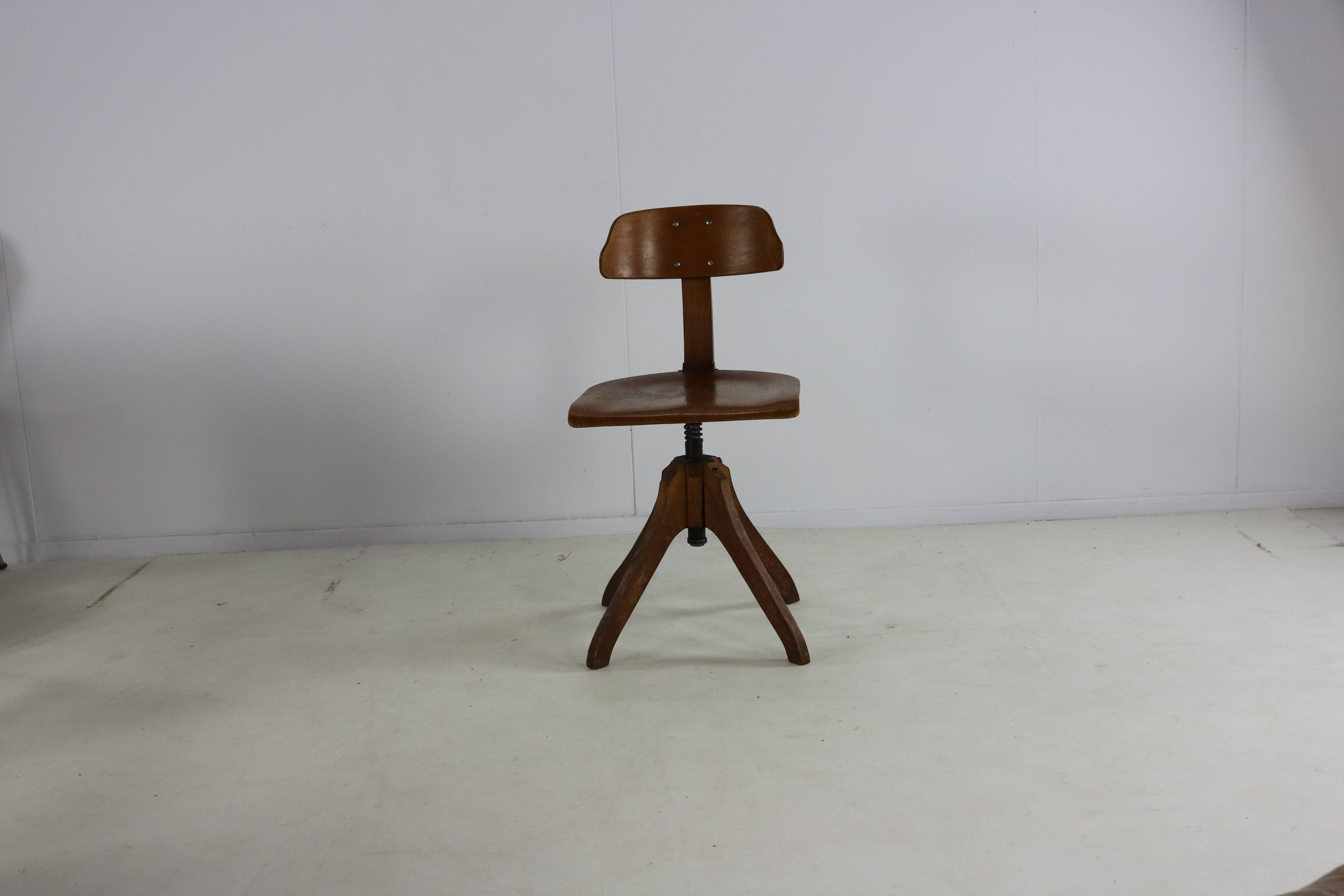 Europa desk chair German twenties design for Olympia Büromaschinenwerke AG