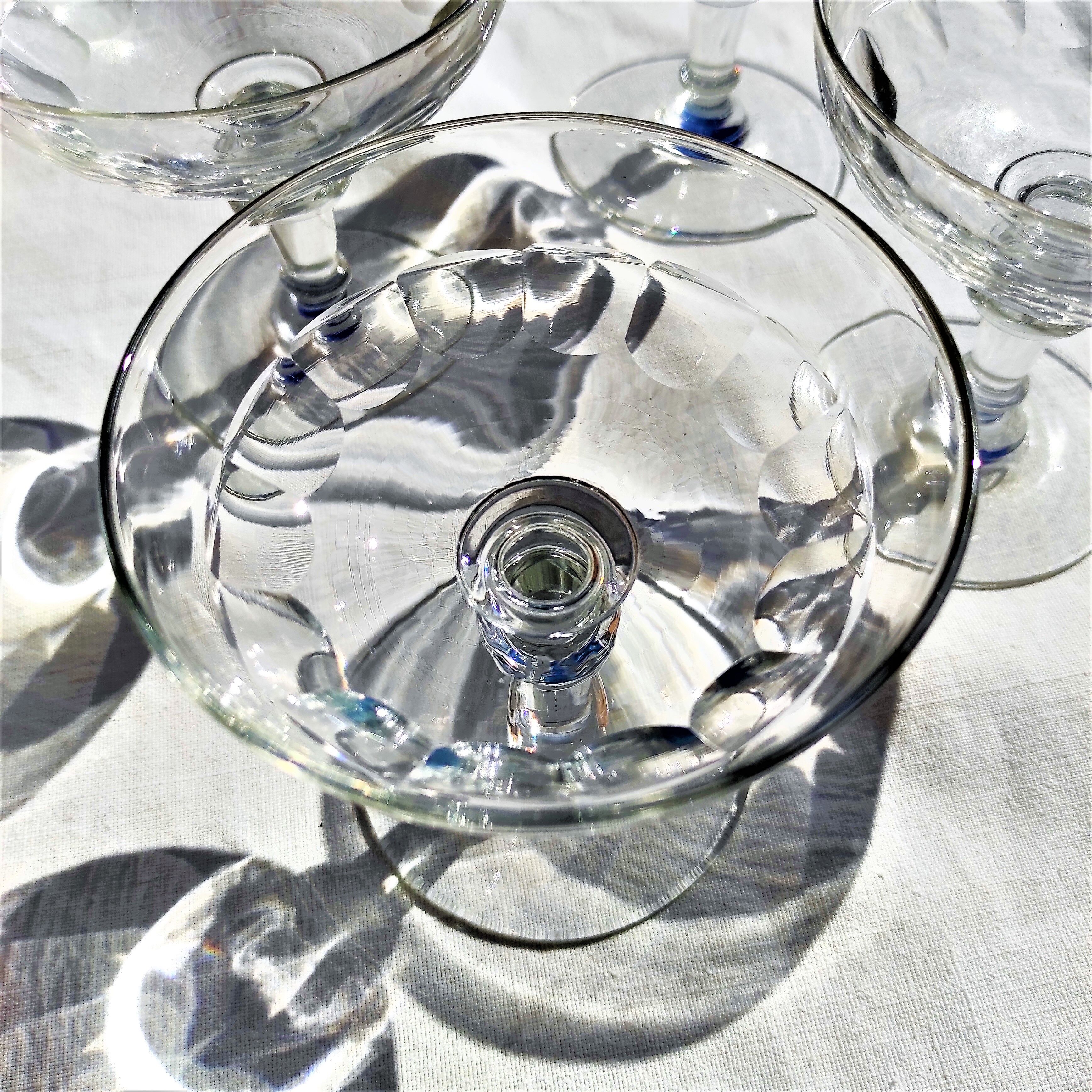 Champagne glasses 1 set of 4 crystal with flat ribs on curve