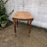 Round folding table