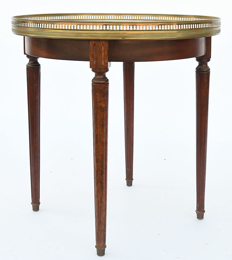 Pedestal table Louis XVI style