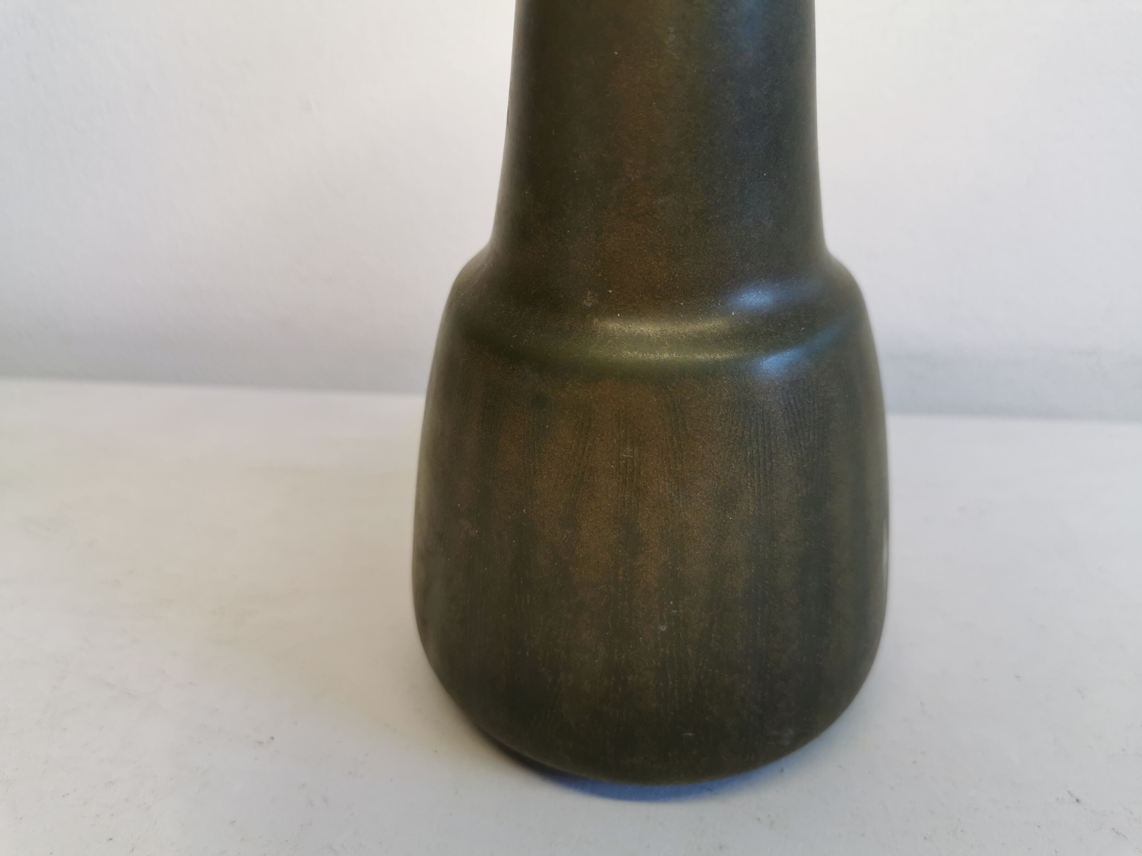 Danish green/brown ceramic table lamp, estimated 1960s.