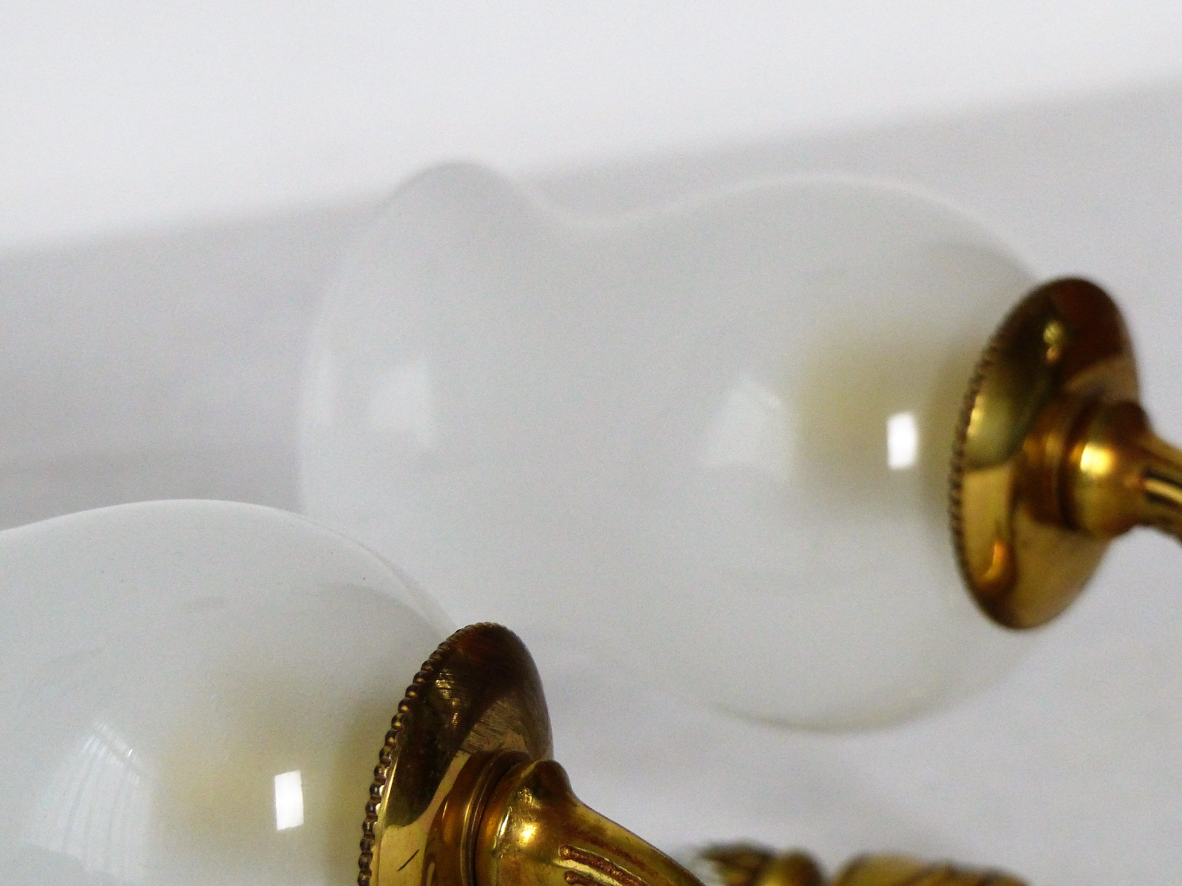 2 classic wall light