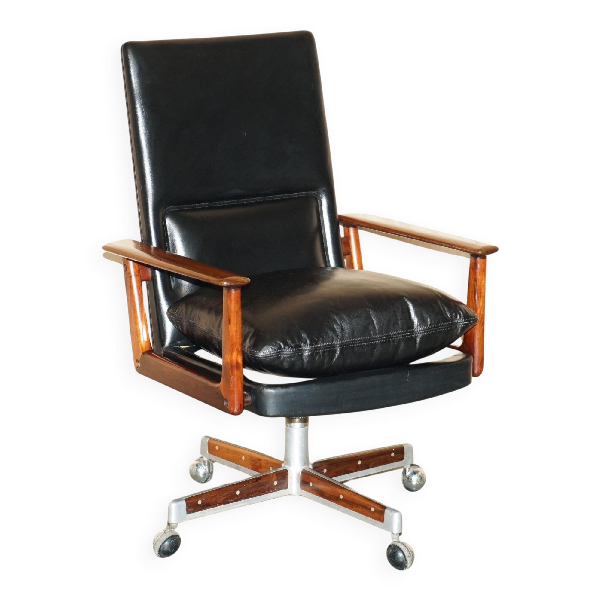 Executive office chair model 419 Arne Vodder for Sibast in hardwood and leather.