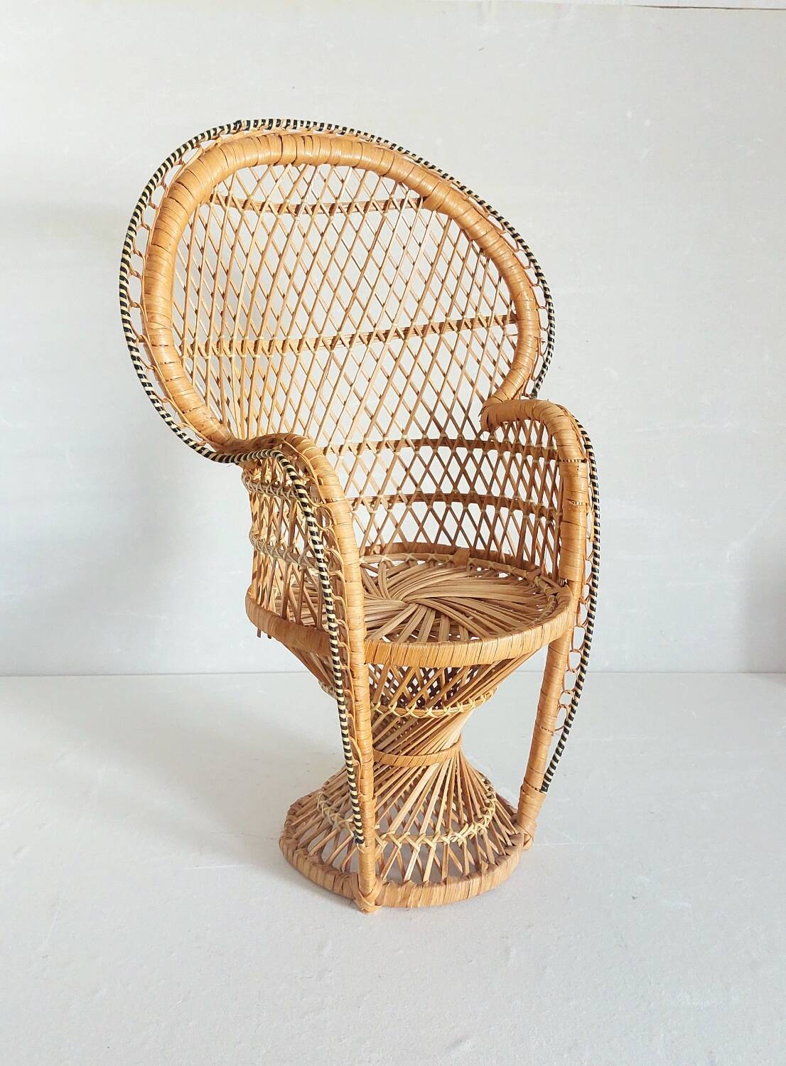 Emmanuelle small armchair