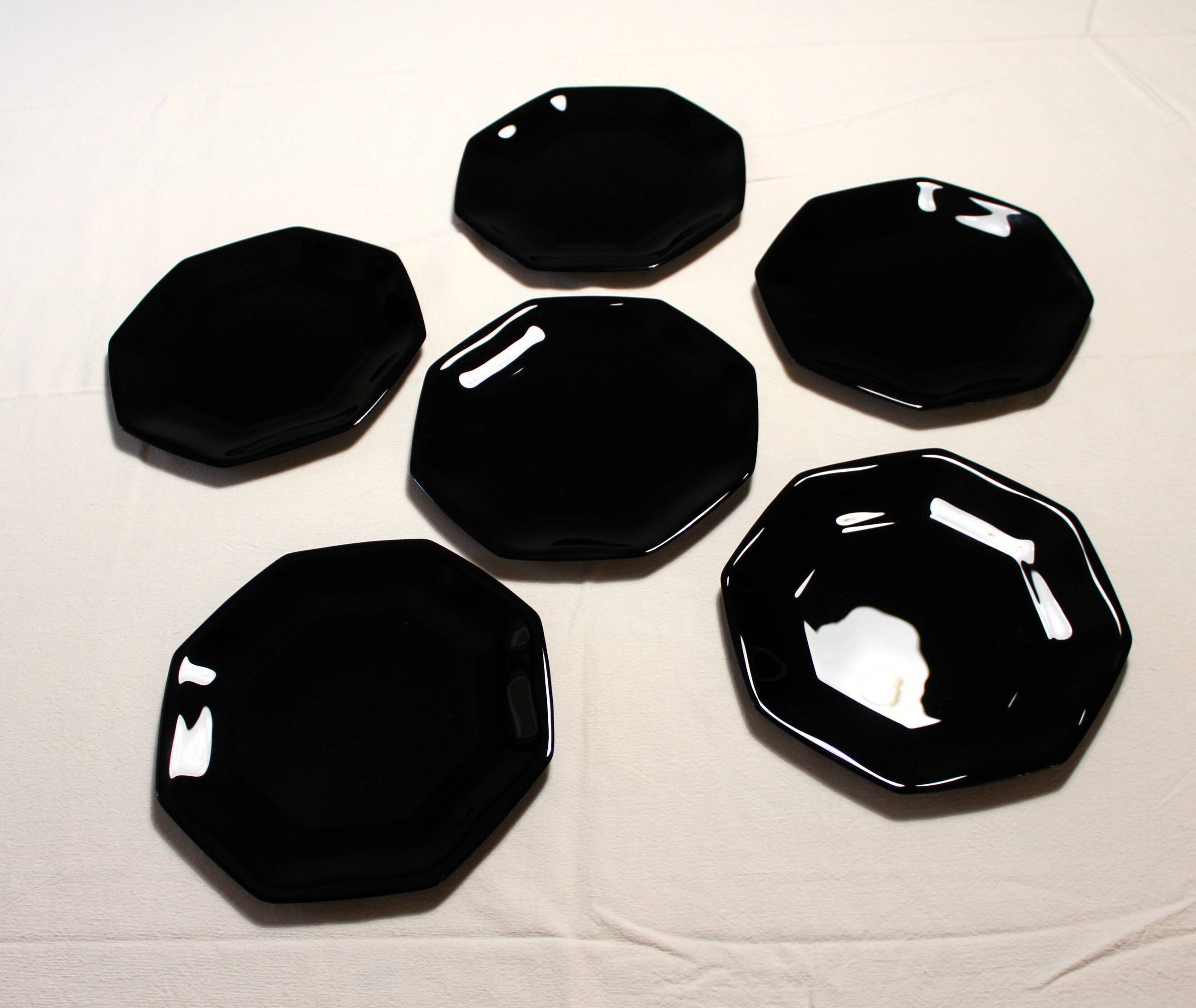 6 black Arcoroc "Octime" dessert plates (set 1)