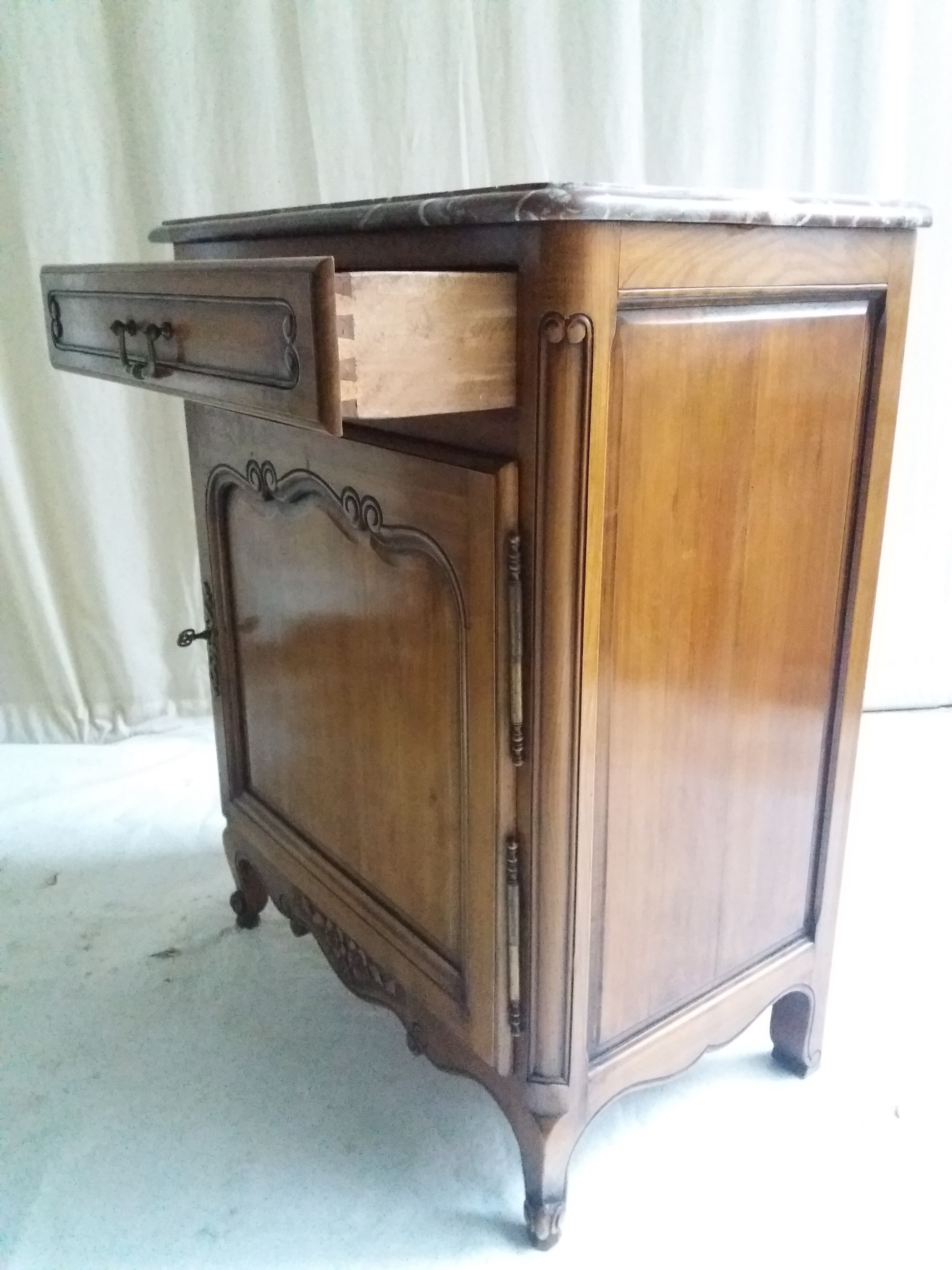Louis xv-style confectioner in walnut