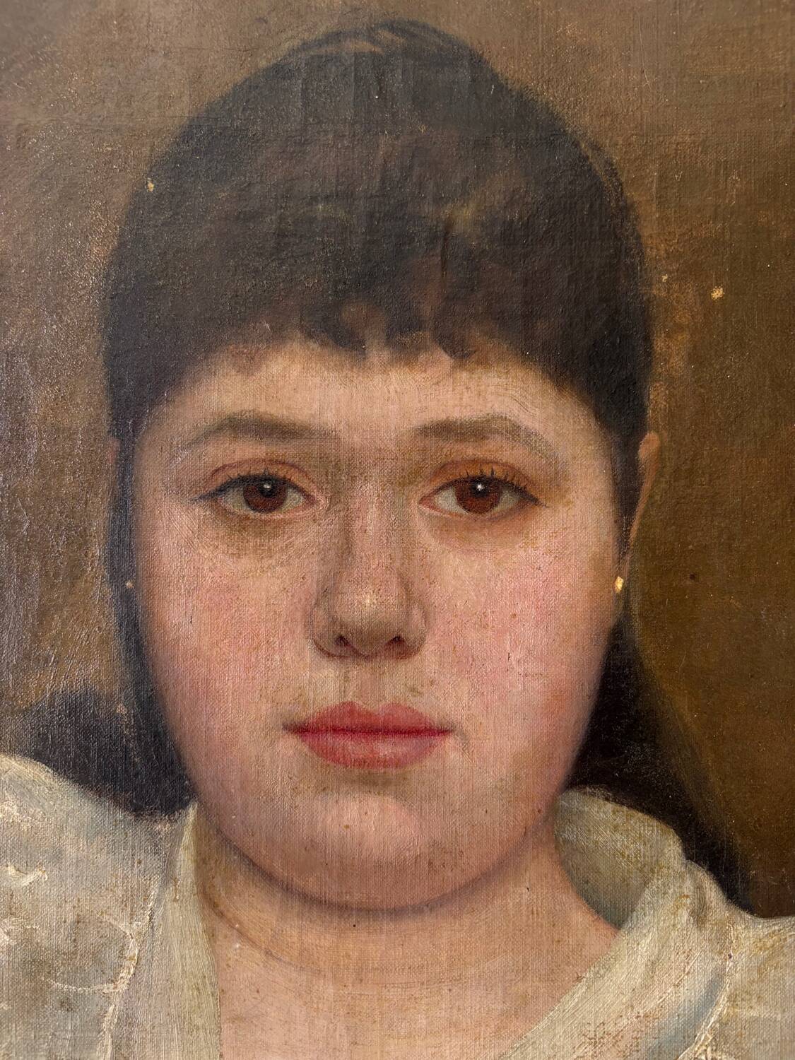 Portrait of a woman reading