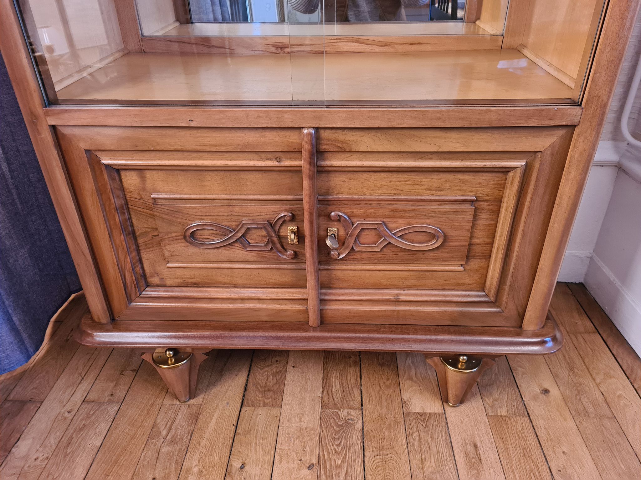 Art Deco walnut glass display case 1930-1940