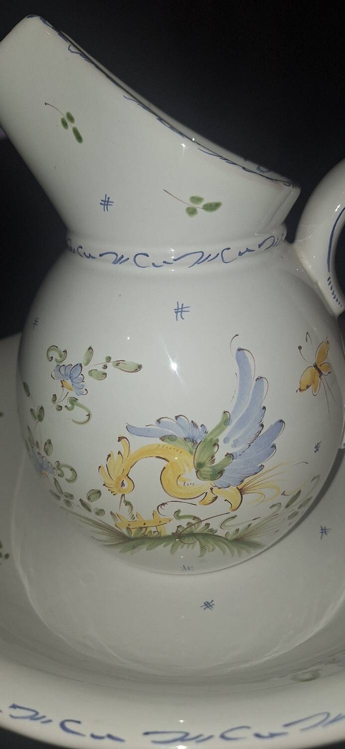 Vase Moustiers workshop A.Baratta (A.B)