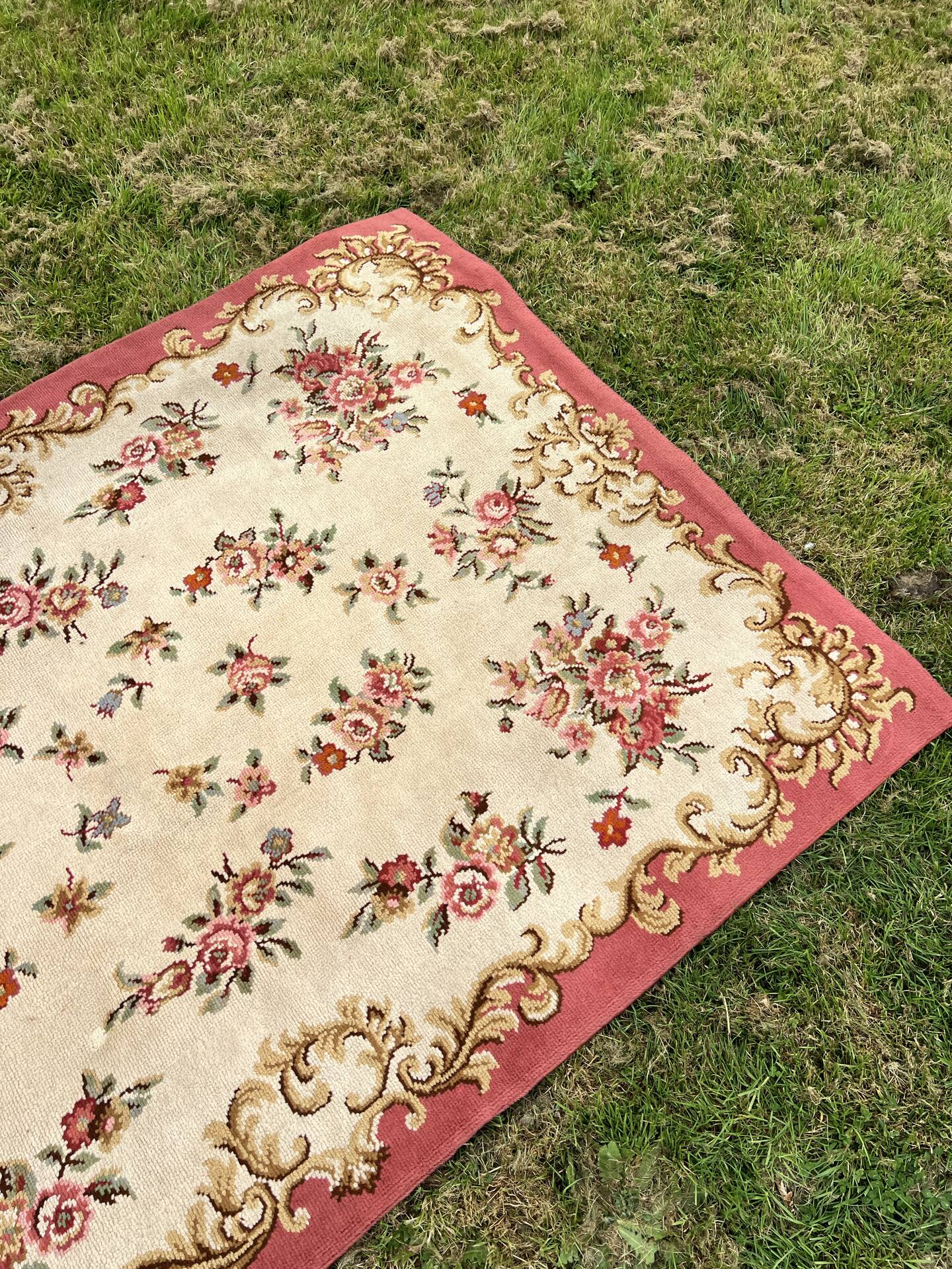 Floral carpet