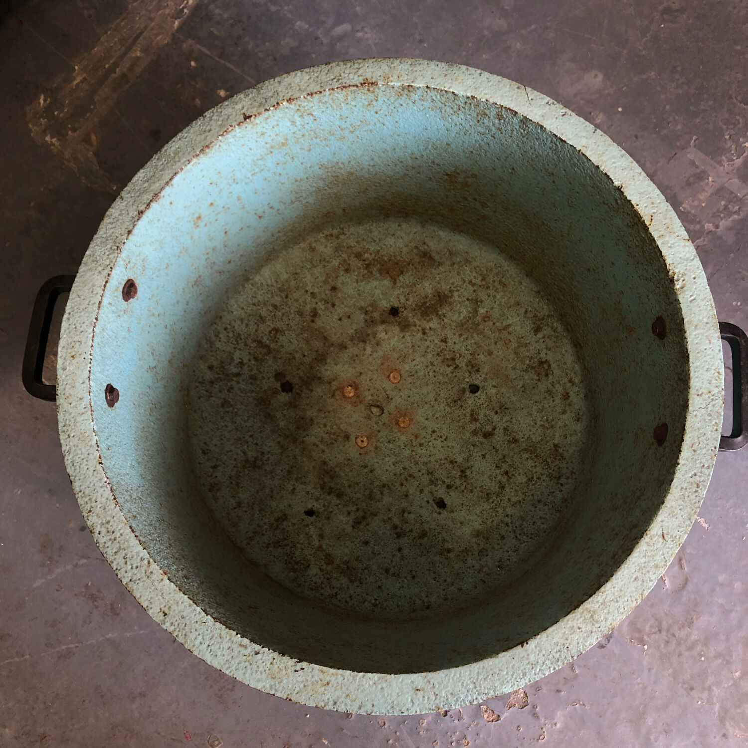 Cast iron planter pot