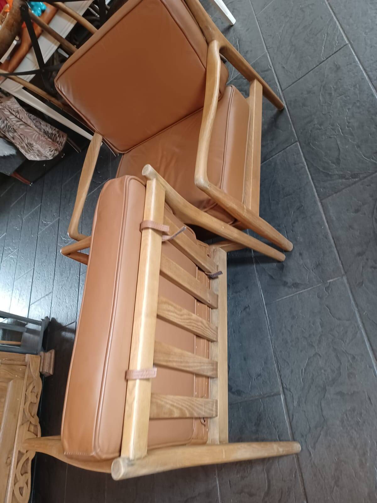 Fauteuil scandinave cuir et bois