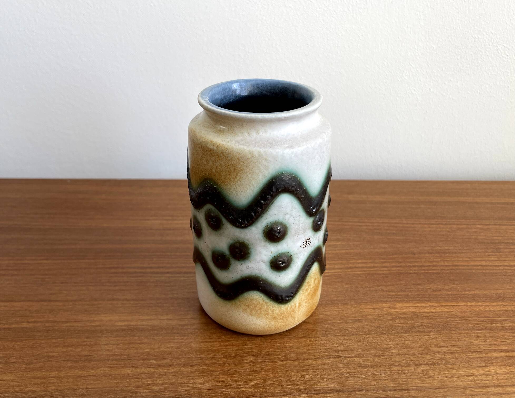 Veb haldensleben 3068 - small east german gdr vase - tactile mid-century modern design