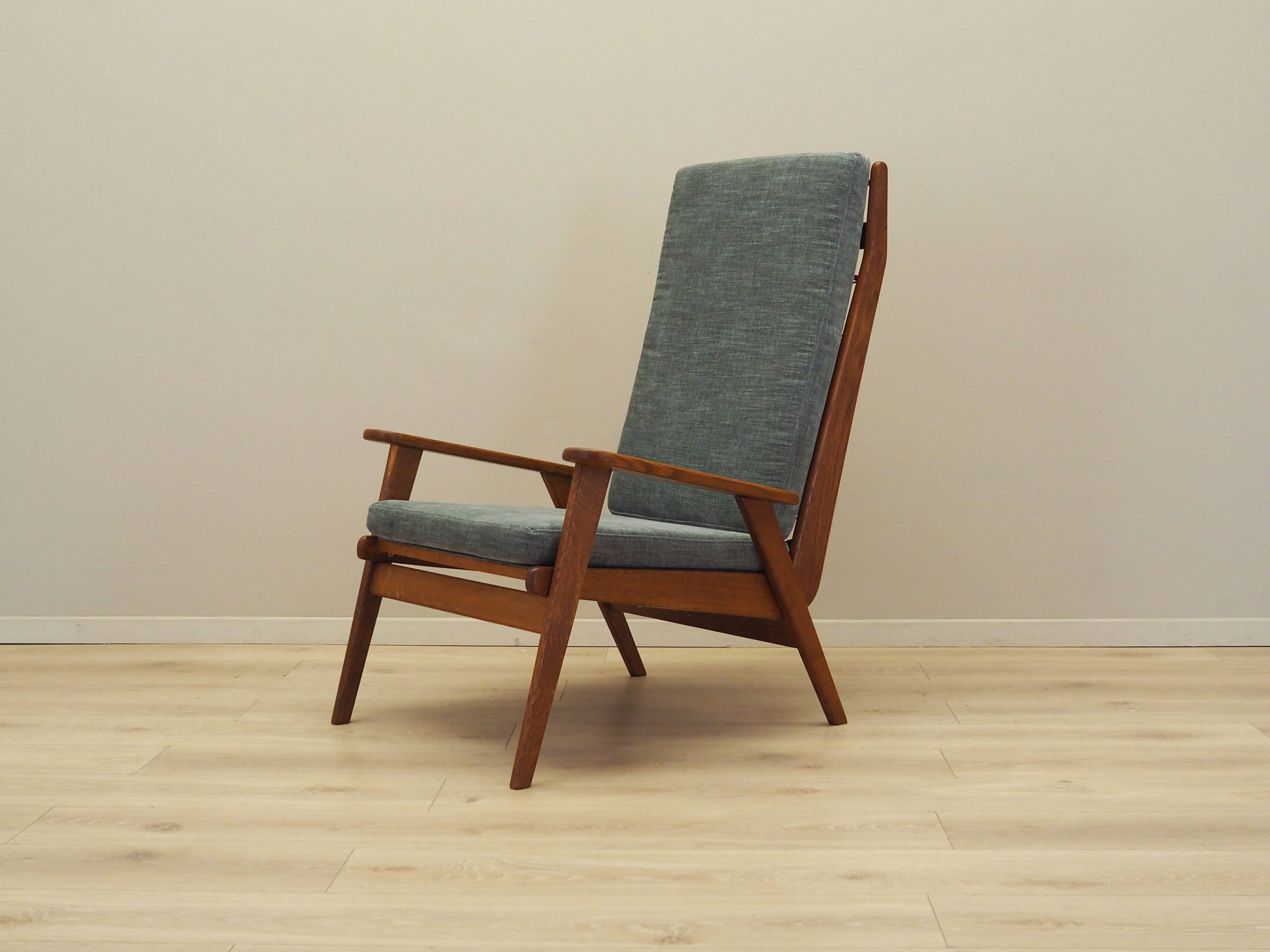 Fauteuil en chêne, design danois, années 1970, production : Danemark