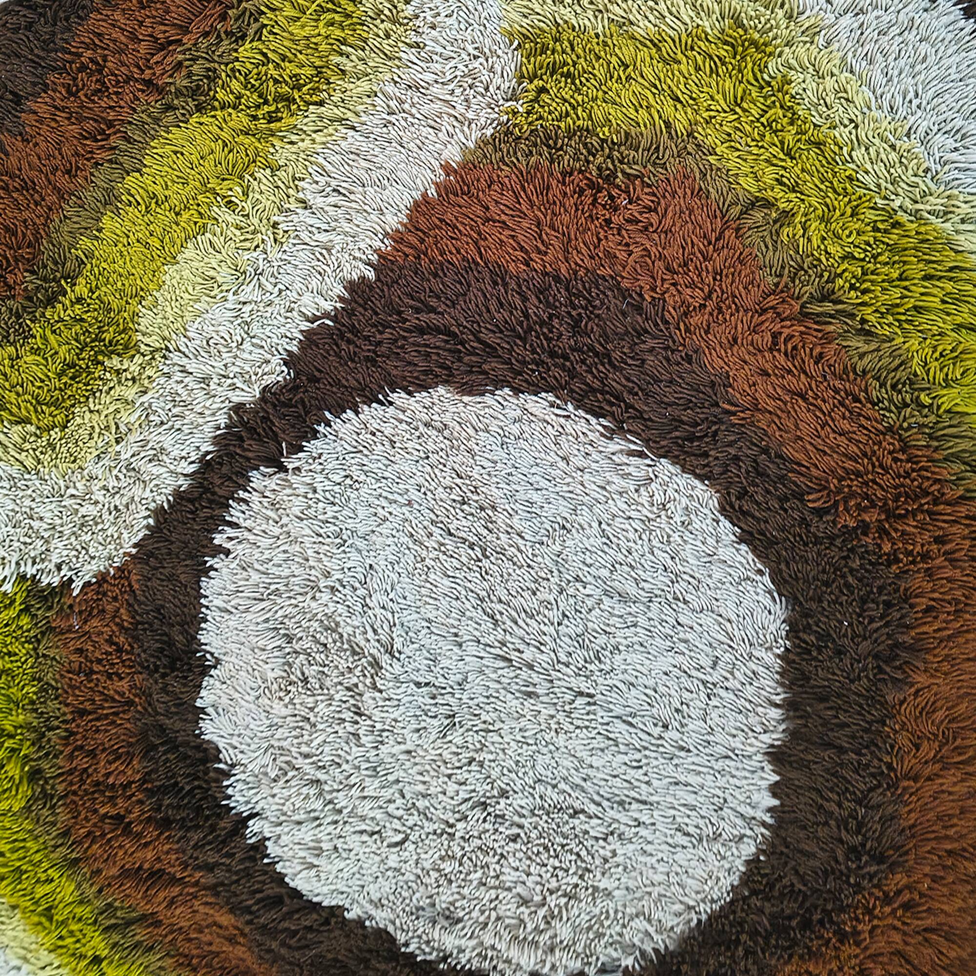 1970s Gorgeous Space Age Luxury Rug by Desso with Original Label.