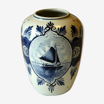Delft vase