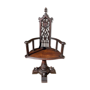 Fauteuil en chêne néogothique