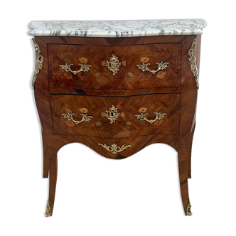 Commode galbée en marqueterie de bois précieux, style Louis XV