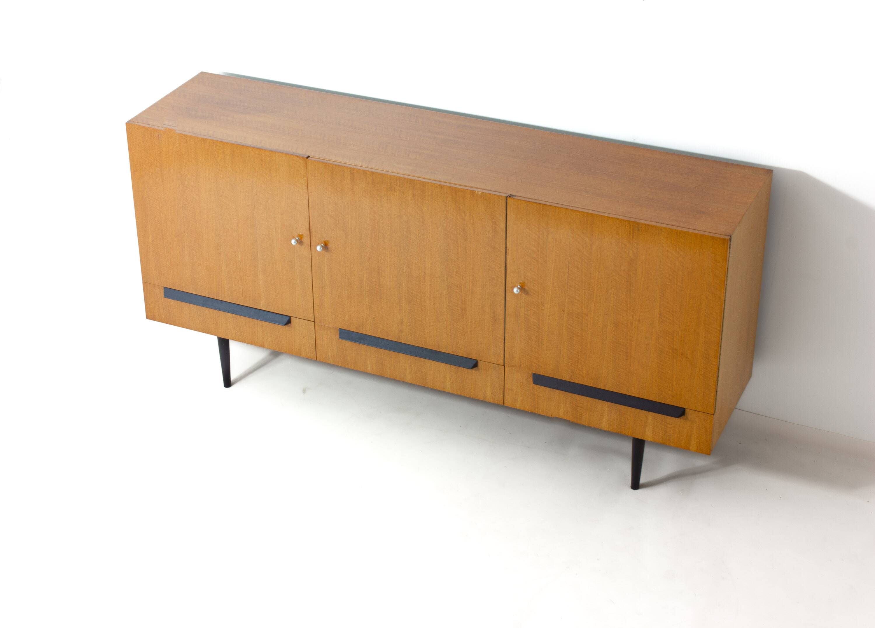 Modernist Belgian sideboard in maple, 1960s