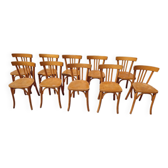 Set of 10 wooden chairs - bistro - vintage