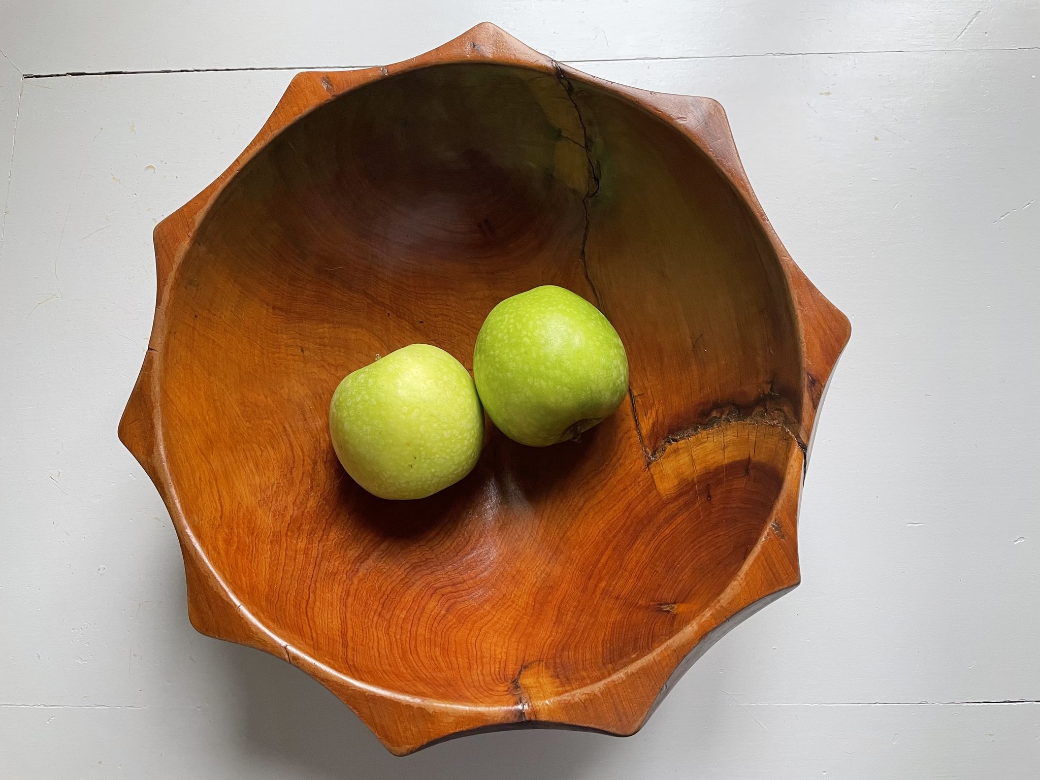 Coupe à fruits en bois biseauté