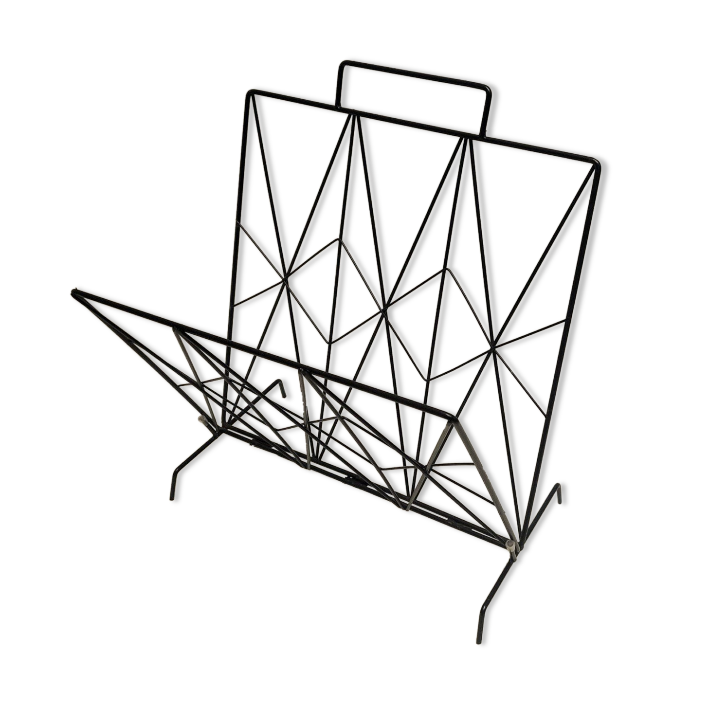 Foldable wire magazine holder