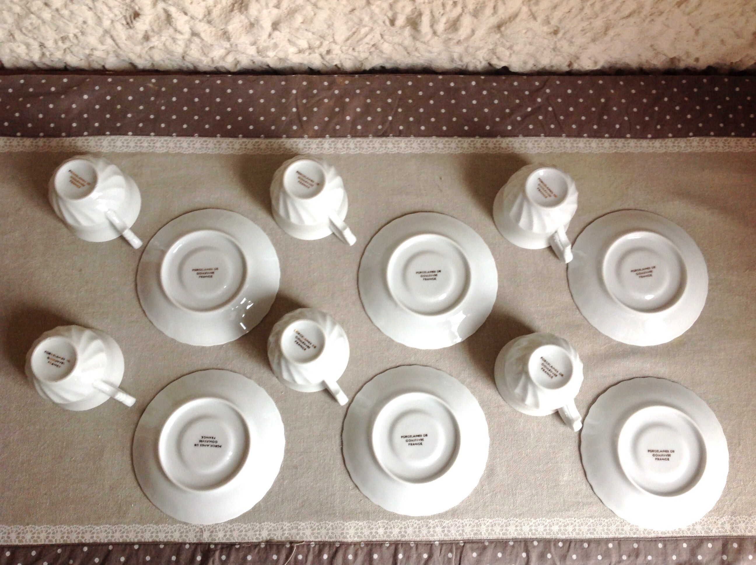Six tasses et sous tasses en porcelaine blanche de Couleuvre des années 60-70