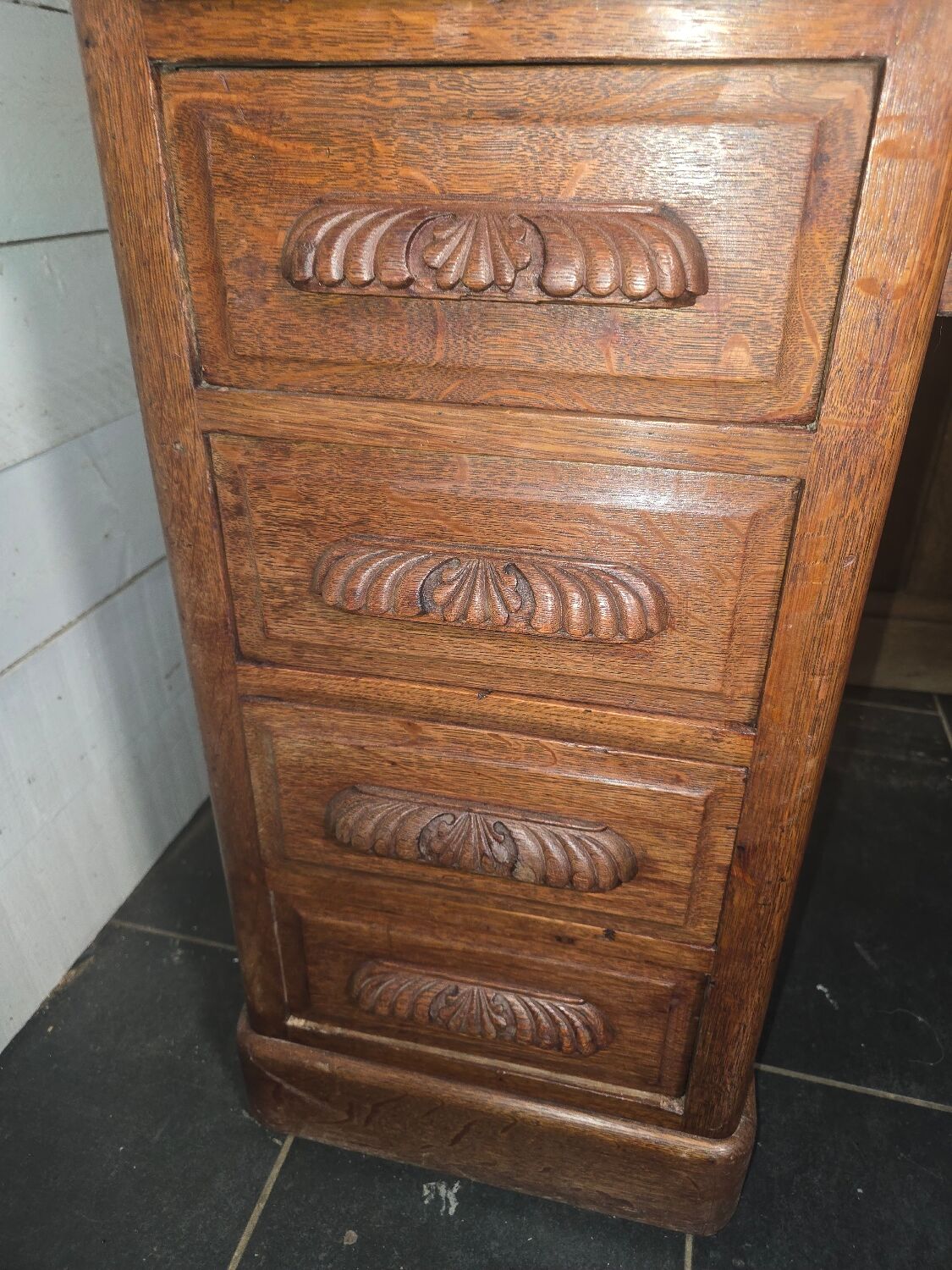 American curtain desk in solid oak from the 1900s.