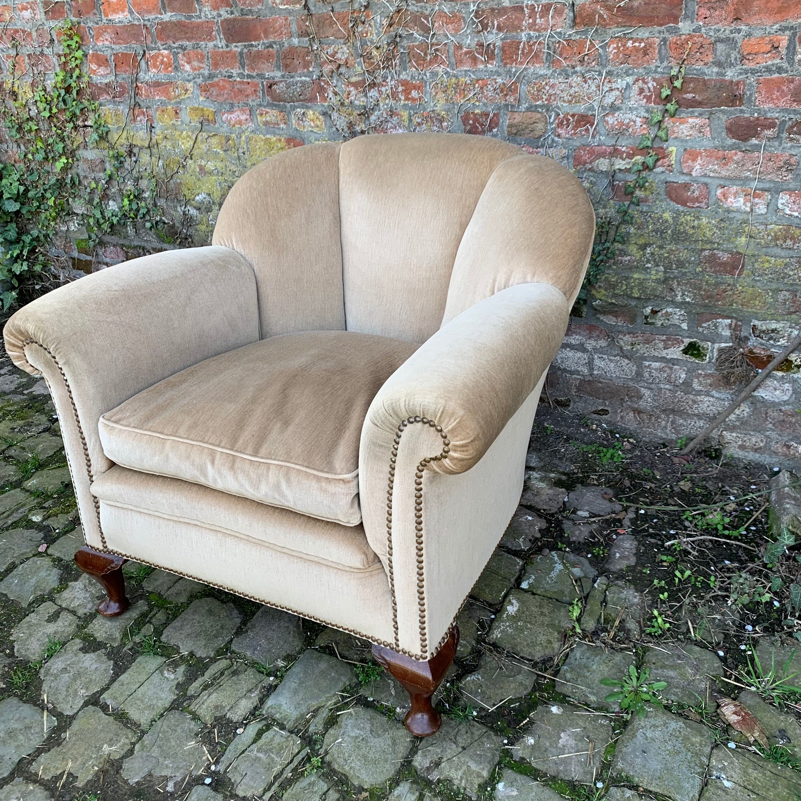 Pair of art deco shell armchairs