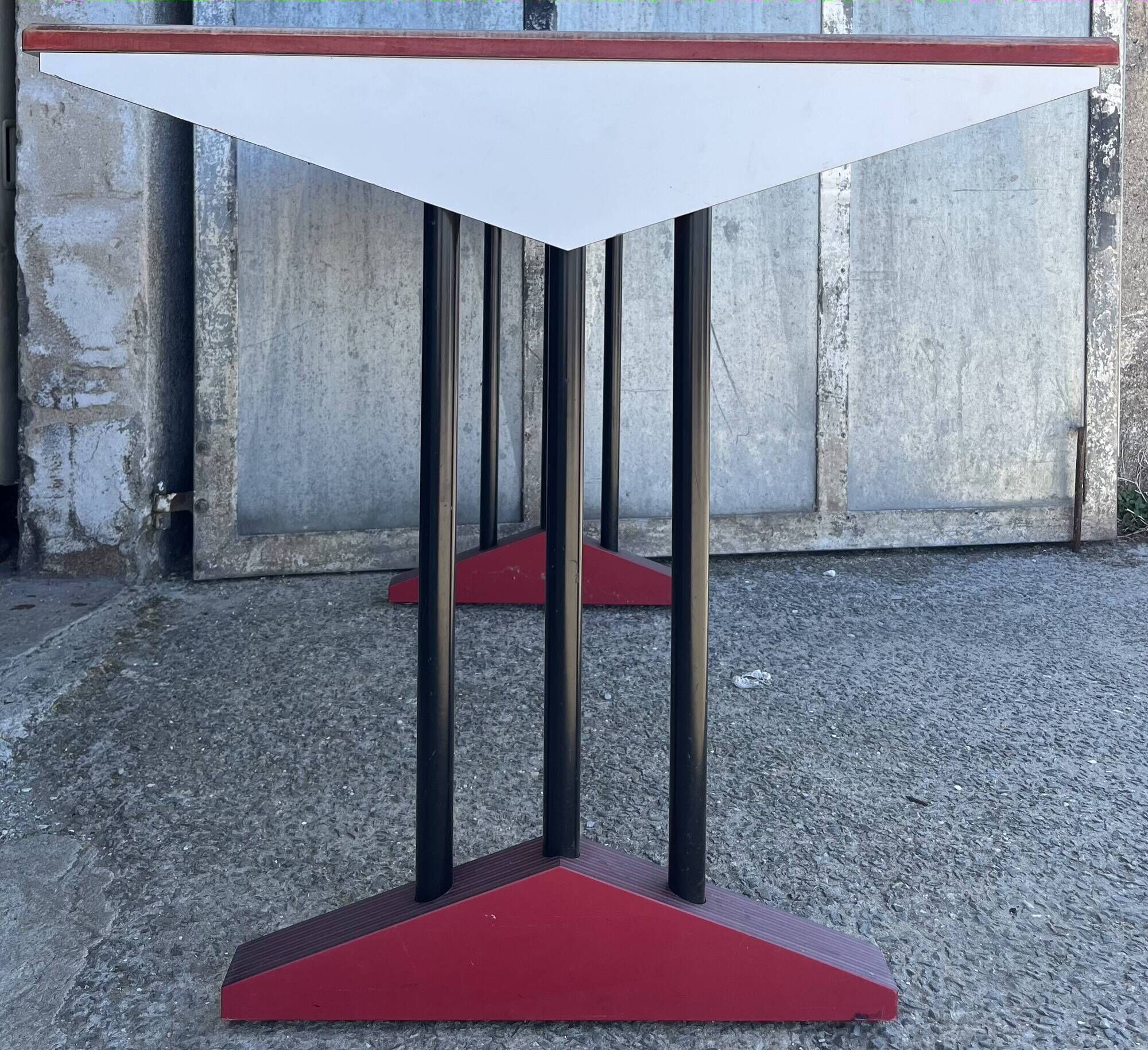 Paire de tables Années 80 Post-modernes