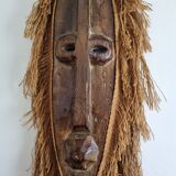 African mask in wood and rope Good condition