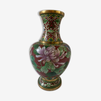 Partitioned vase