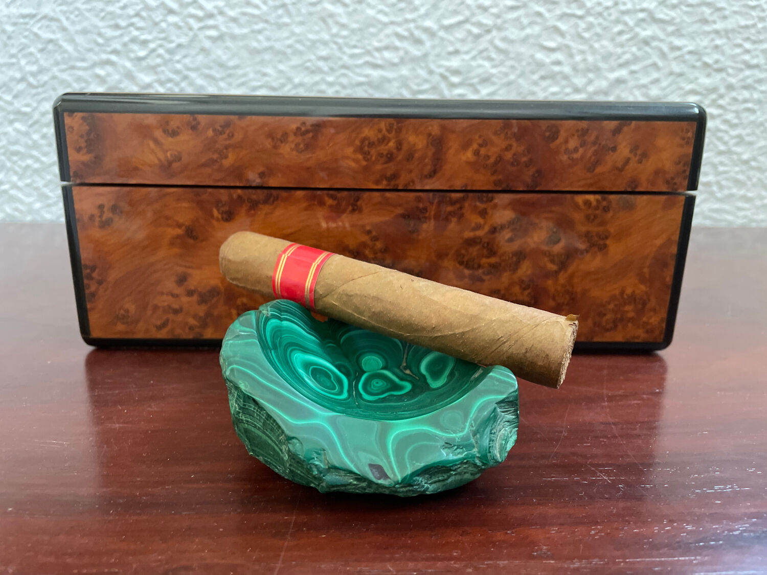 Cendrier bloc de malachite 310 gr